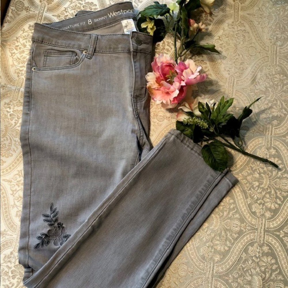 Westport Gray Jeans with floral embroidery - Picture 2 of 5